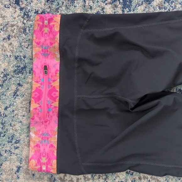 Workout Capri - Picture 3 of 3